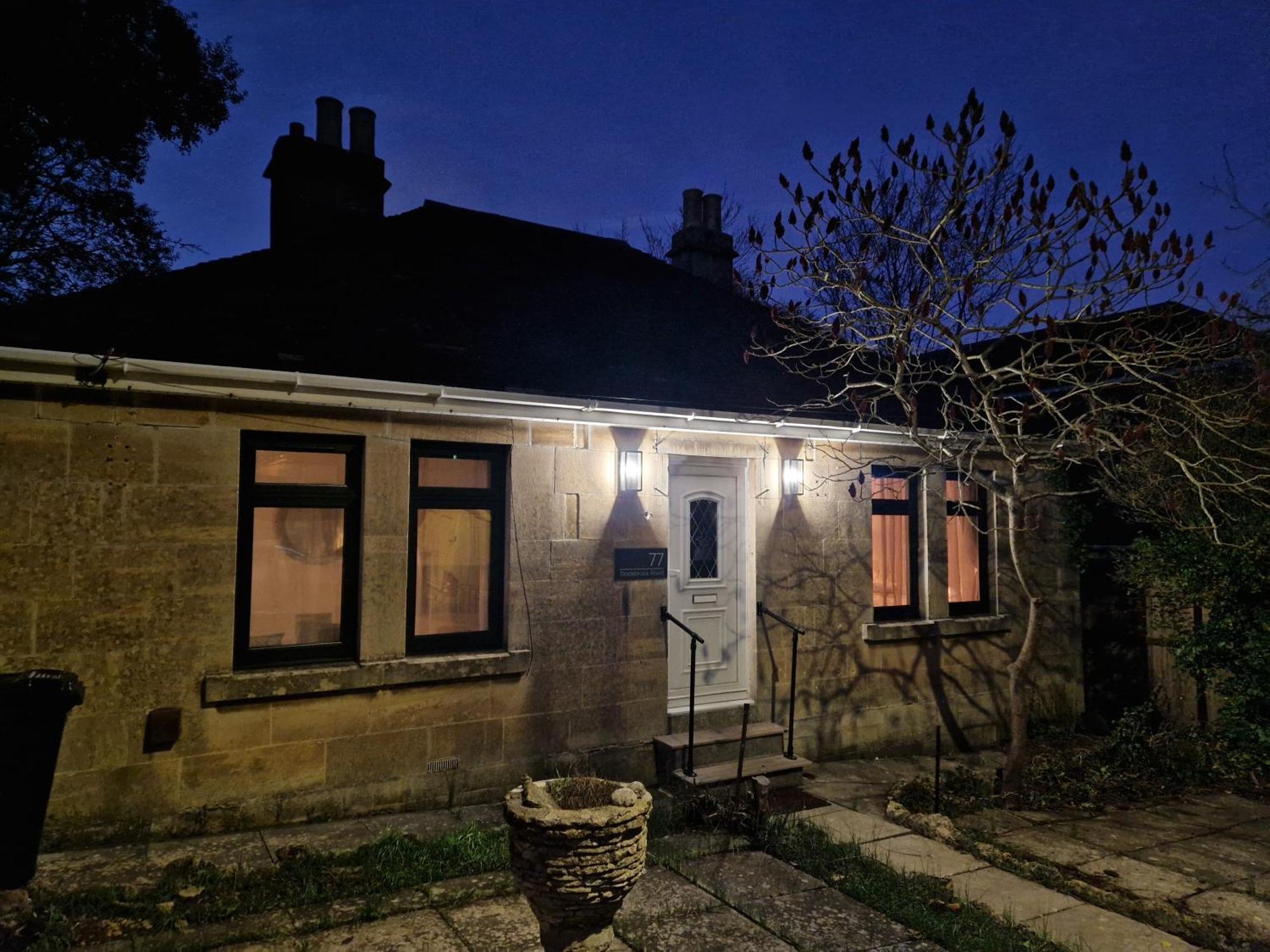 Newly Renovated 2-Bed Bungalow باث المظهر الخارجي الصورة